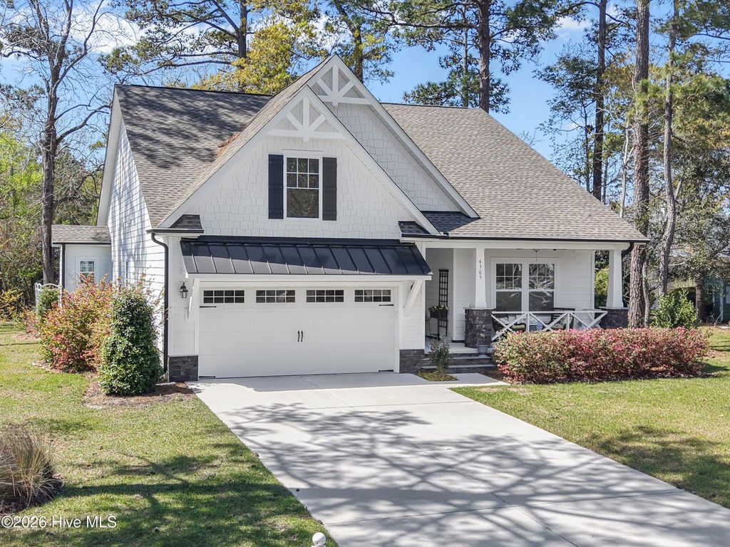 Photo of 4305 Shelter Cove SE, Southport, NC 28461 (MLS # 100561592)