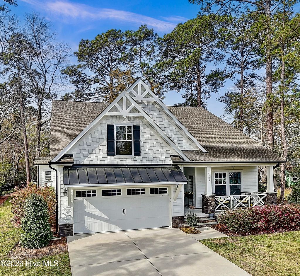 Photo of 4305 Shelter Cove SE, Southport, NC 28461 (MLS # 100561592)