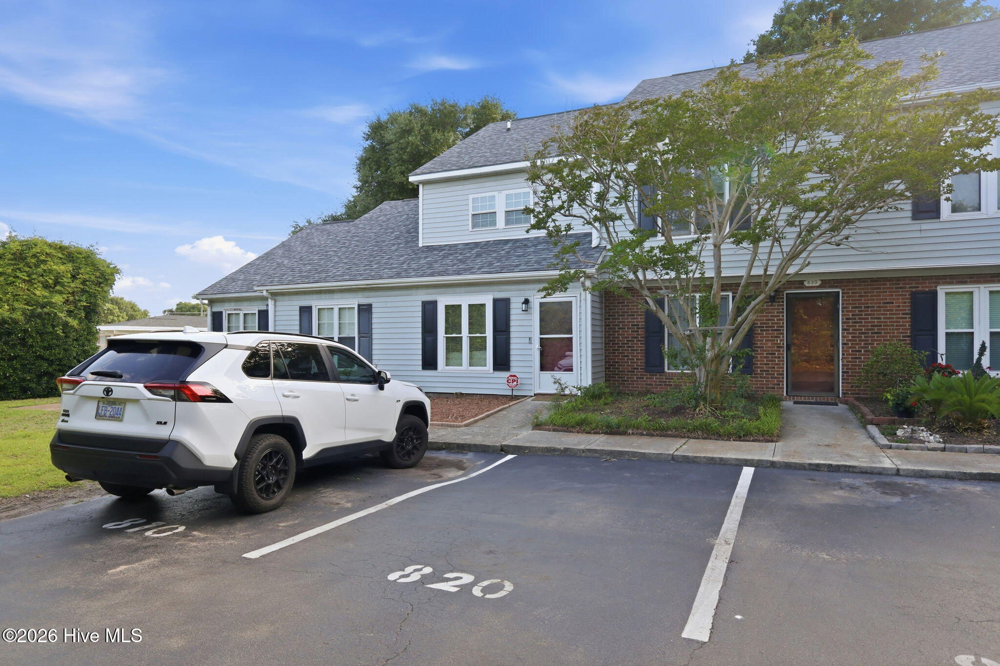 3200 Crystal Oaks Lane 820