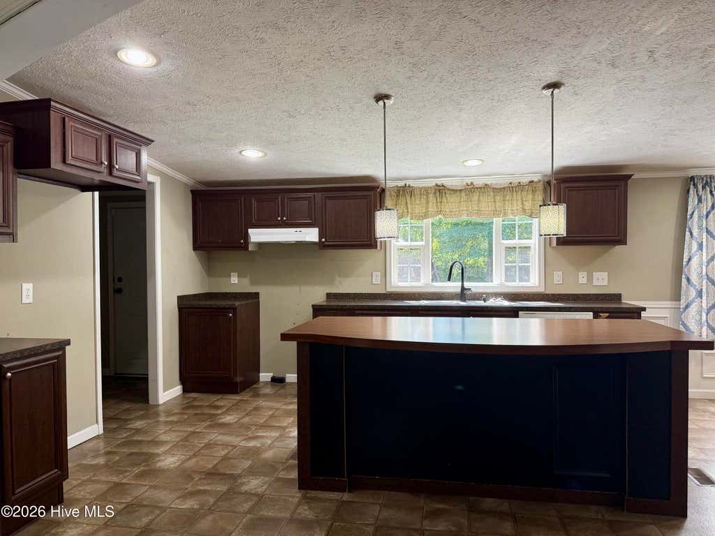 Photo of 231 Oakwood Drive, New Bern, NC 28560 (MLS # 100586925)