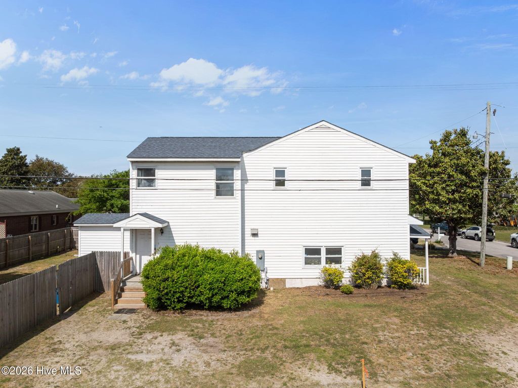 Photo of 2501 Avery Street, Morehead City, NC 28557 (MLS # 100567965)