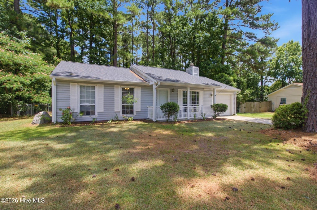 Photo of 204 Rockledge Court, Jacksonville, NC 28546 (MLS # 100579421)