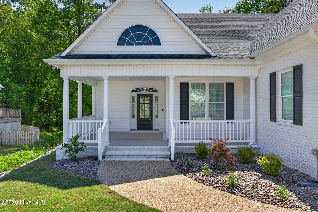 Photo of 115 Windy Point, Sneads Ferry, NC 28460 (MLS # 100569496)