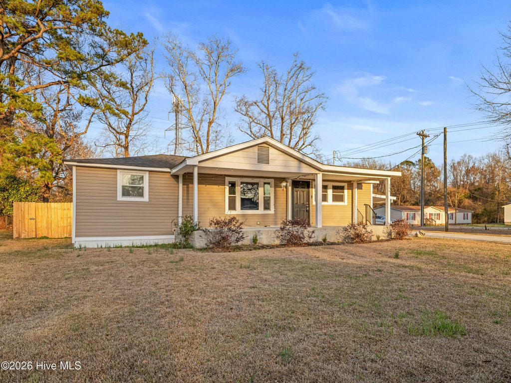 Photo of 204 Fifth Avenue, Jacksonville, NC 28546 (MLS # 100558939)