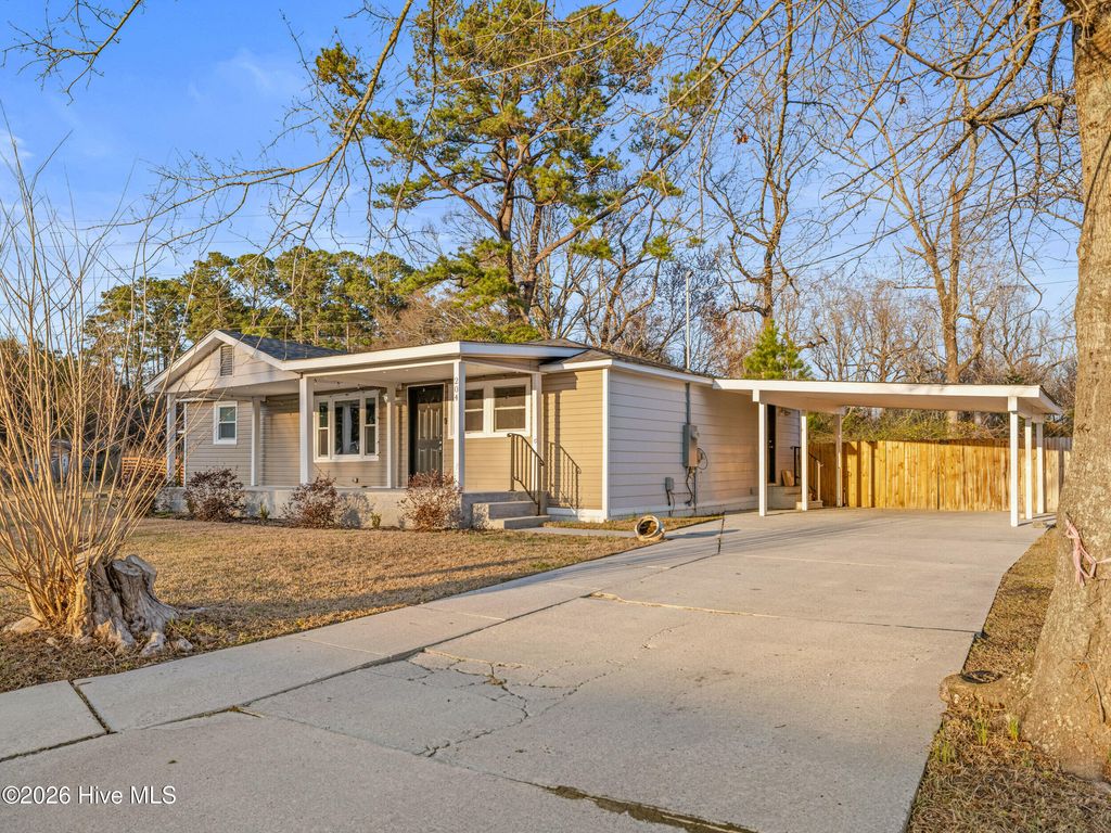 Photo of 204 Fifth Avenue, Jacksonville, NC 28546 (MLS # 100558939)