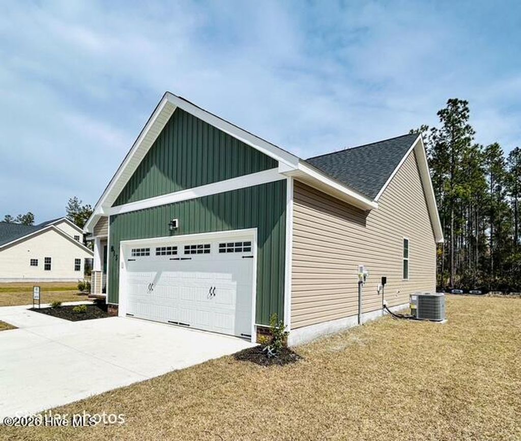 Photo of 827 Hidden Bridge Drive, Jacksonville, NC 28546 (MLS # 100562496)
