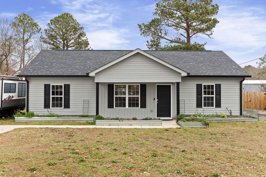 Photo of 109 Matthews Street, Wrens, GA 30833 (MLS # 551041)