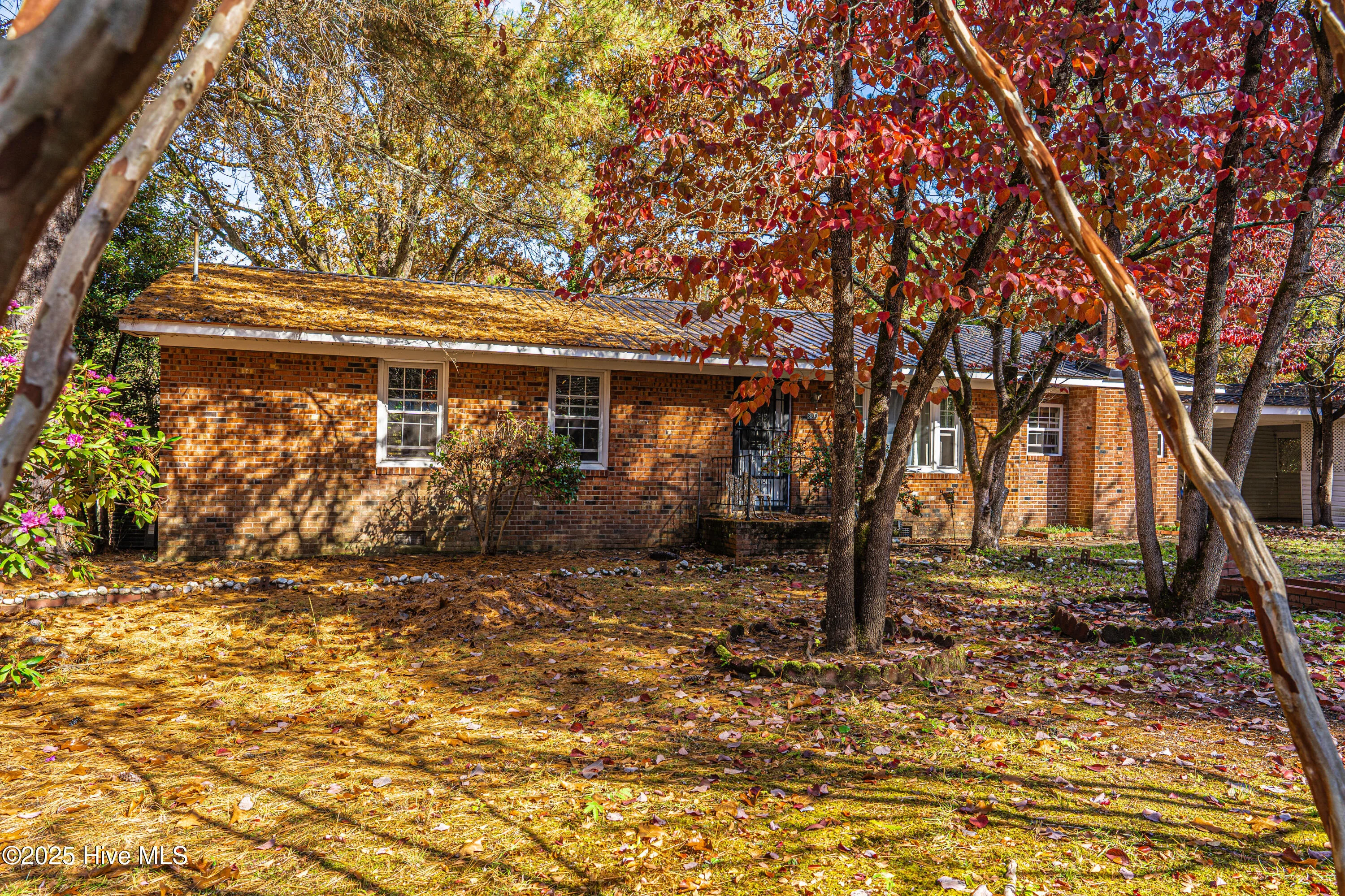 806 Currie Street