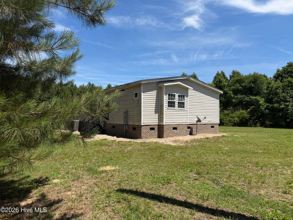 Photo of 194 Barbee Road, Richlands, NC 28574 (MLS # 100583571)