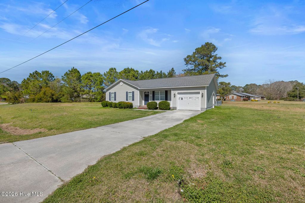 Photo of 100 Burrell Lane, Richlands, NC 28574 (MLS # 100561392)