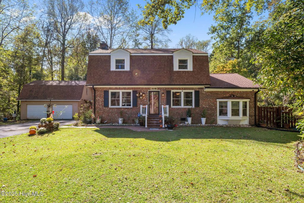 Photo of 308 Little Rossie Road, New Bern, NC 28560 (MLS # 100537890)