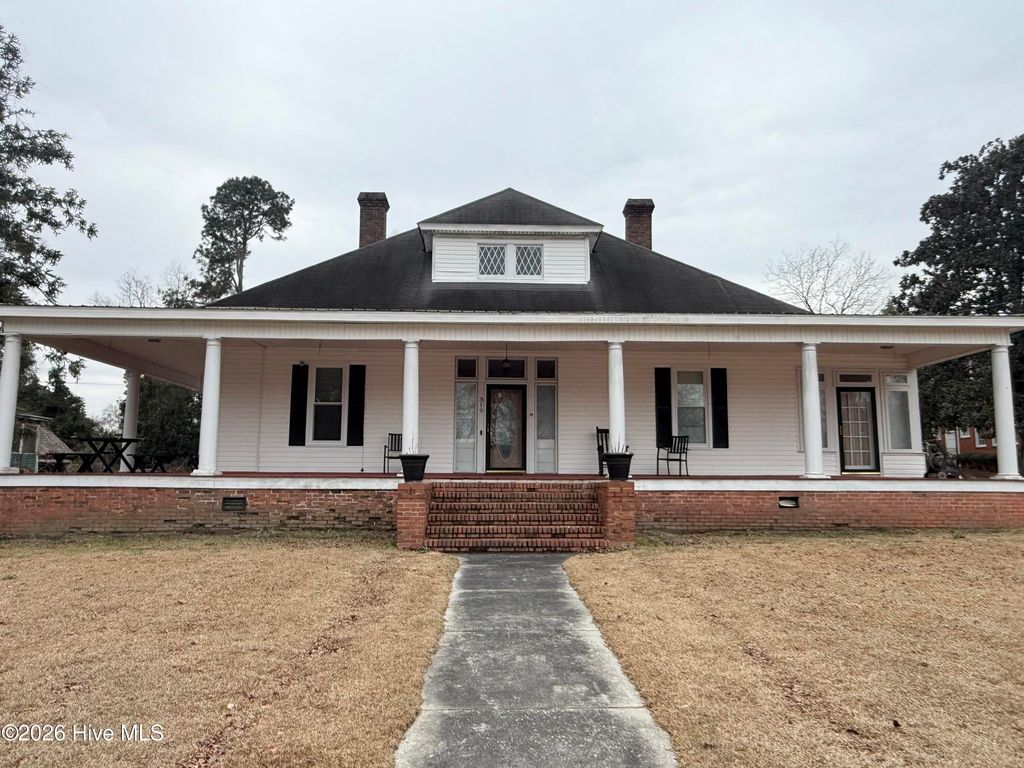 Photo of 319 Mcrae Street, Laurinburg, NC 28352 (MLS # 100552998)