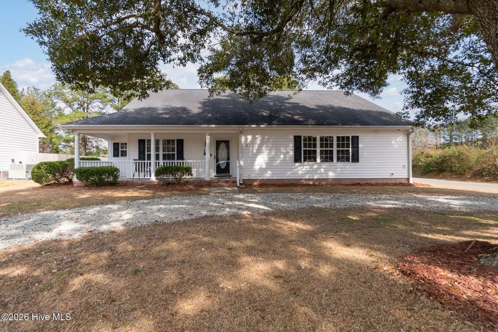 Photo of 321 Barbara Drive, New Bern, NC 28562 (MLS # 100558772)