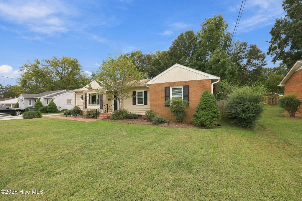 Photo of 517 E Pine Street, Graham, NC 27253 (MLS # 100612363)