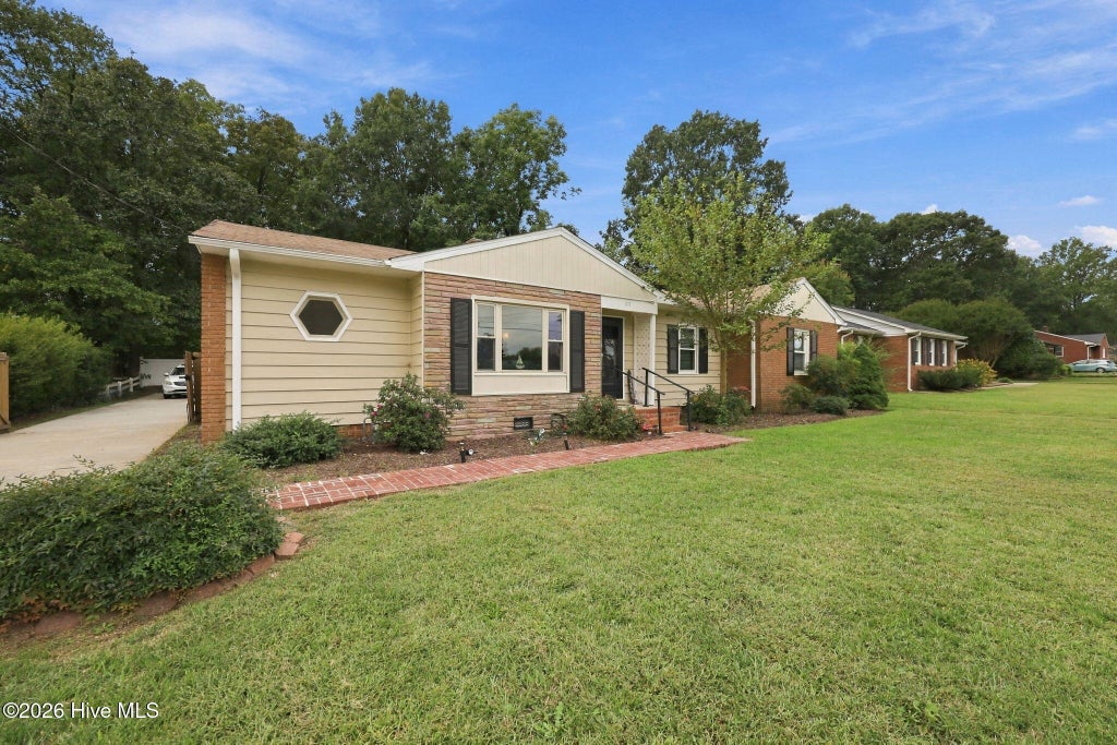 Photo of 517 E Pine Street, Graham, NC 27253 (MLS # 100612363)