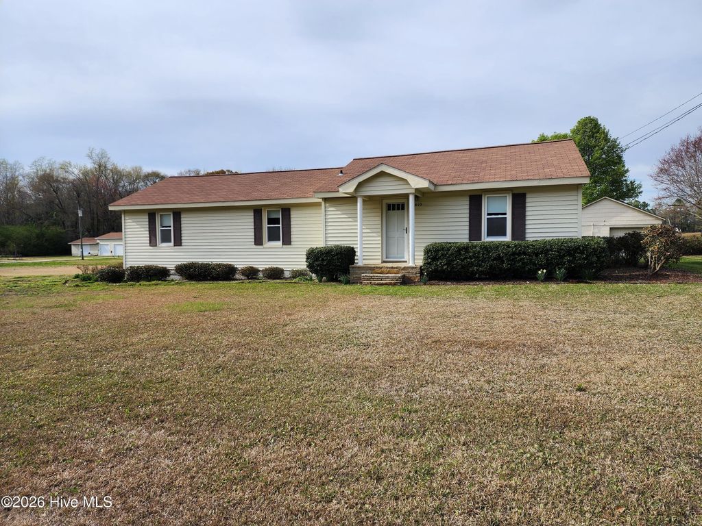 Photo of 2610 Burgaw Highway, Jacksonville, NC 28540 (MLS # 100561545)