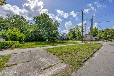 Tiny photo for 805 Castle Street, Wilmington, NC 28401 (MLS # 100579979)