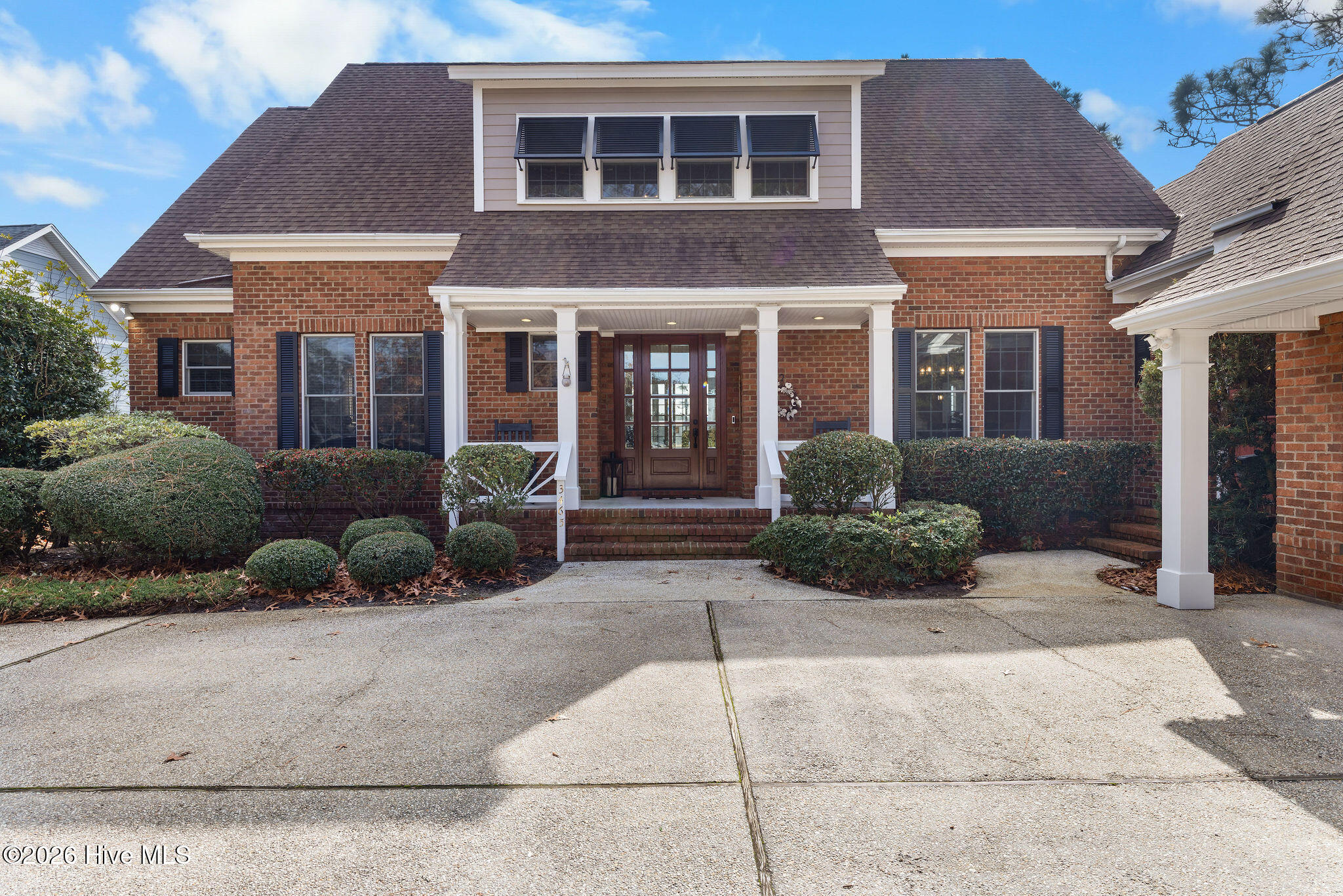 3465 St James Drive SE