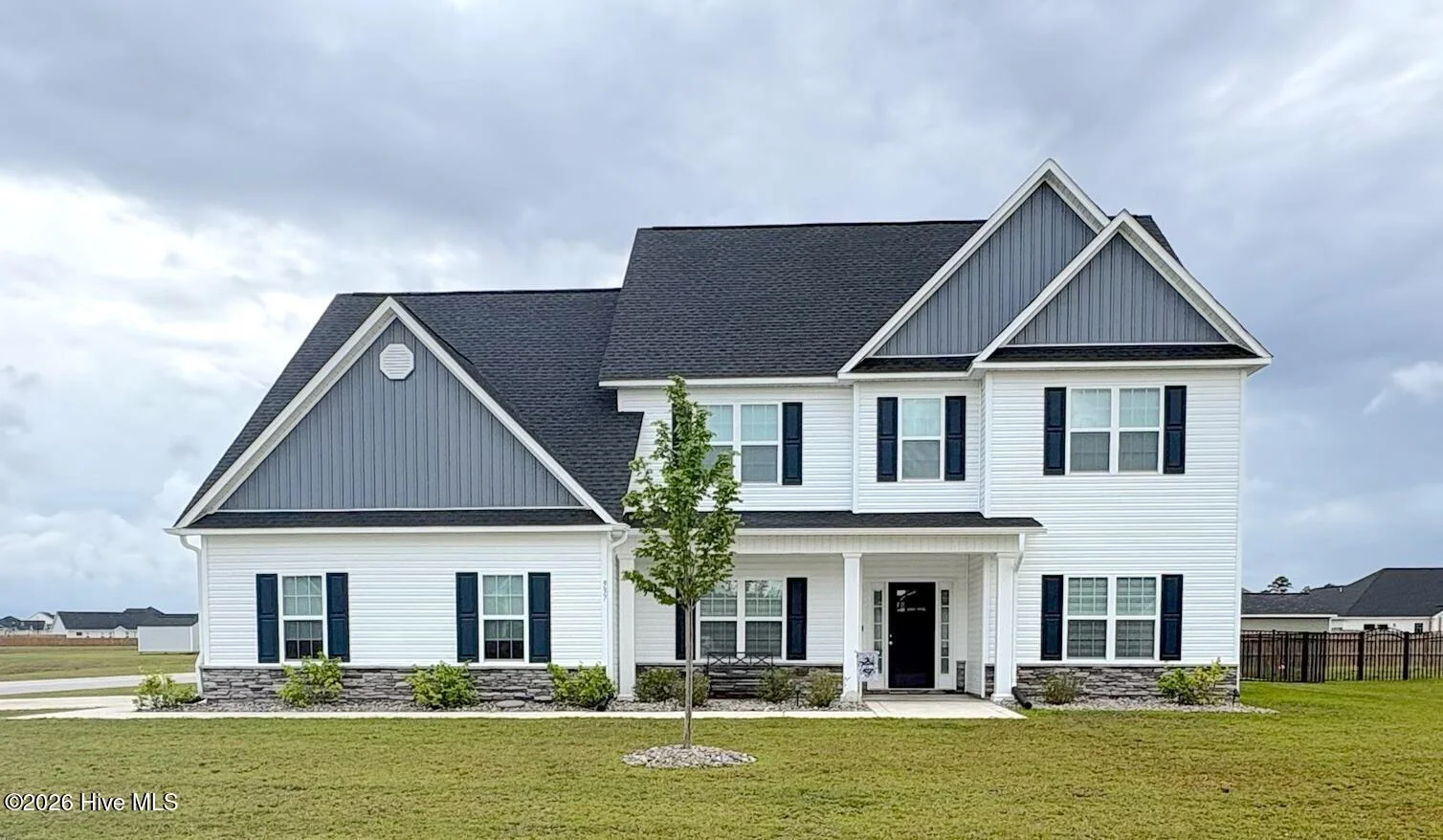 937 Uplands Lane