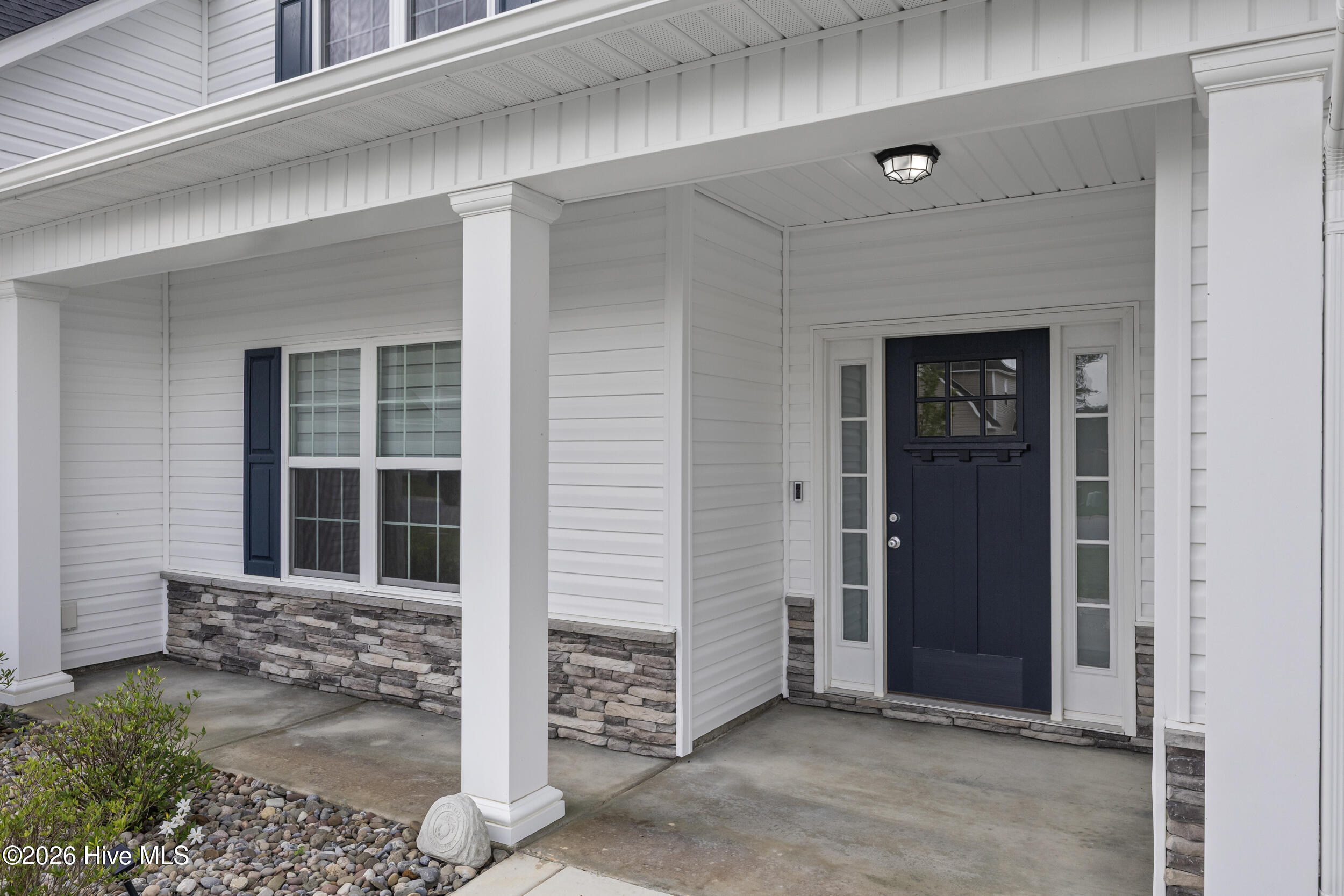 937 Uplands Lane