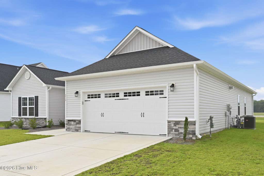 Photo of 212 Windsor Run Boulevard, Jacksonville, NC 28546 (MLS # 100593564)