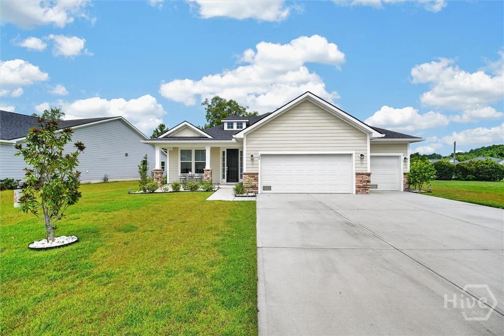 Photo of 20 Nettleton Lane, Richmond Hill, GA 31324 (MLS # SA362063)