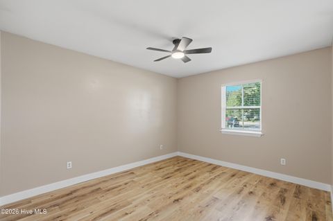 Tiny photo for 220 E Lakeridge Landing, Jacksonville, NC 28546 (MLS # 100568756)