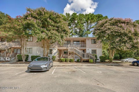 Tiny photo for 522 S Kerr Avenue #Apt 32, Wilmington, NC 28403 (MLS # 100598070)