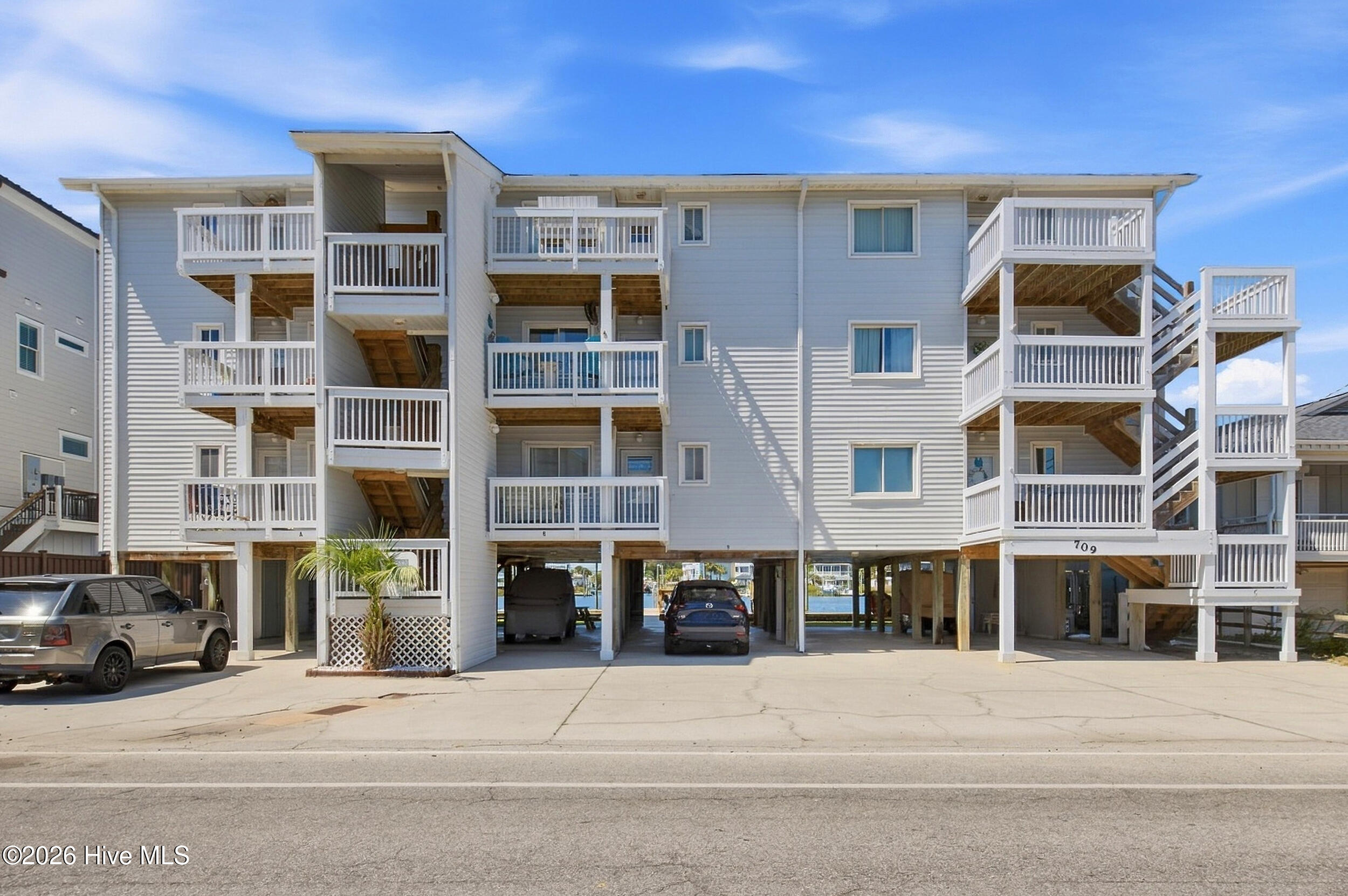 709 Canal Drive Apt 3b
