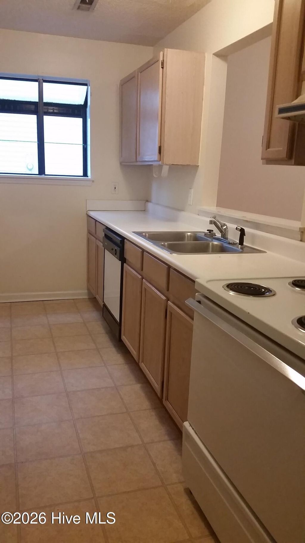 Photo of 1404 Tanager Court, Wilmington, NC 28403 (MLS # 100587930)