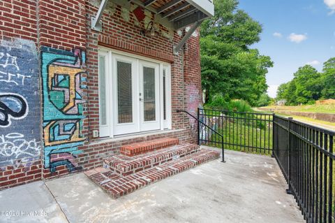 Tiny photo for 614 Peacock Lane #Apt 1, Wilmington, NC 28401 (MLS # 100580604)