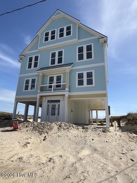 601 Ocean Drive . .