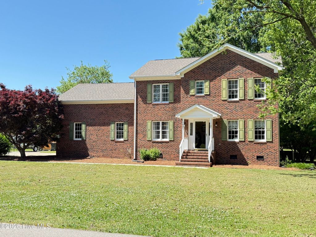 Photo of 103 Ridgecrest Drive, Mount Olive, NC 28365 (MLS # 100568634)