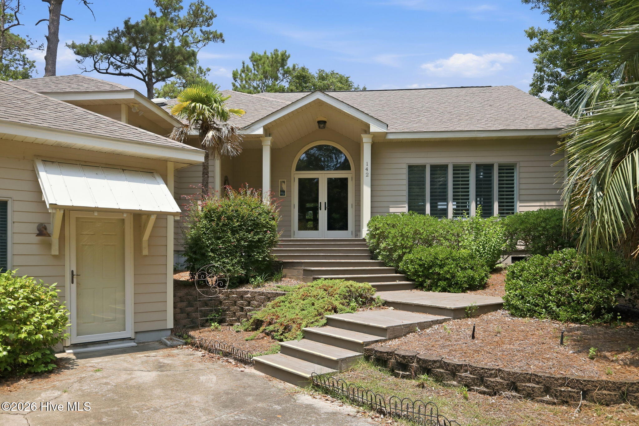 142 Oakleaf Drive