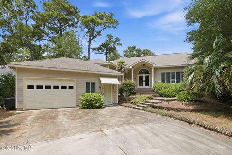 Photo of 142 Oakleaf Drive, Pine Knoll Shores, NC 28512 (MLS # 100590165)