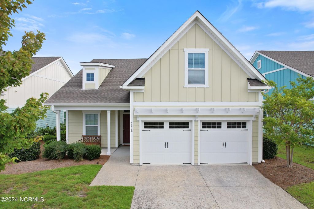 Photo of 3220 Inland Cove Drive, Southport, NC 28461 (MLS # 100568294)