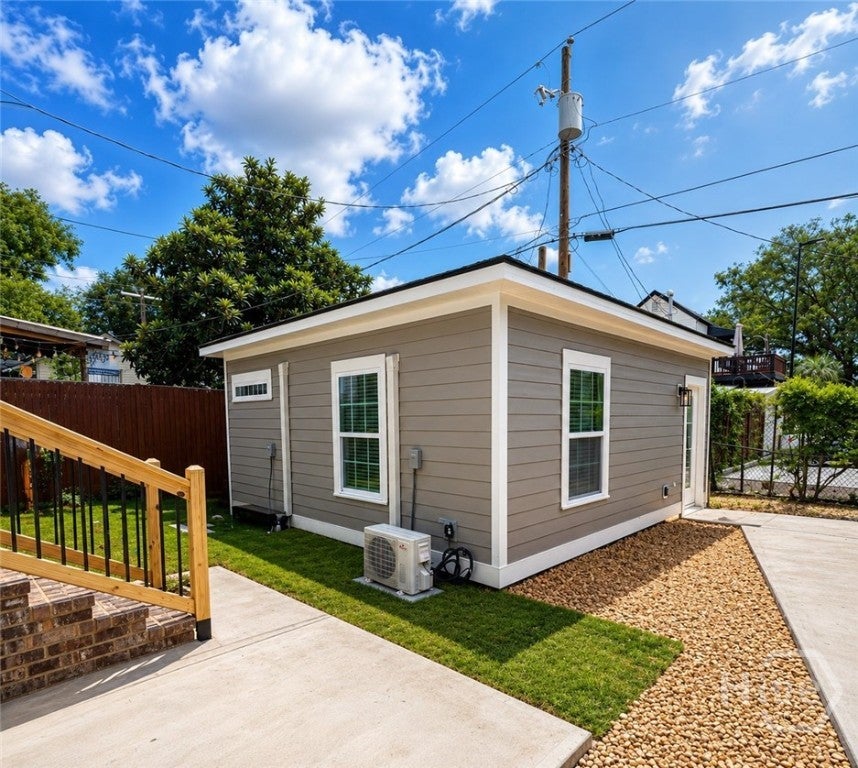 Photo of 615 E 38th Street, Savannah, GA 31401 (MLS # SA361857)