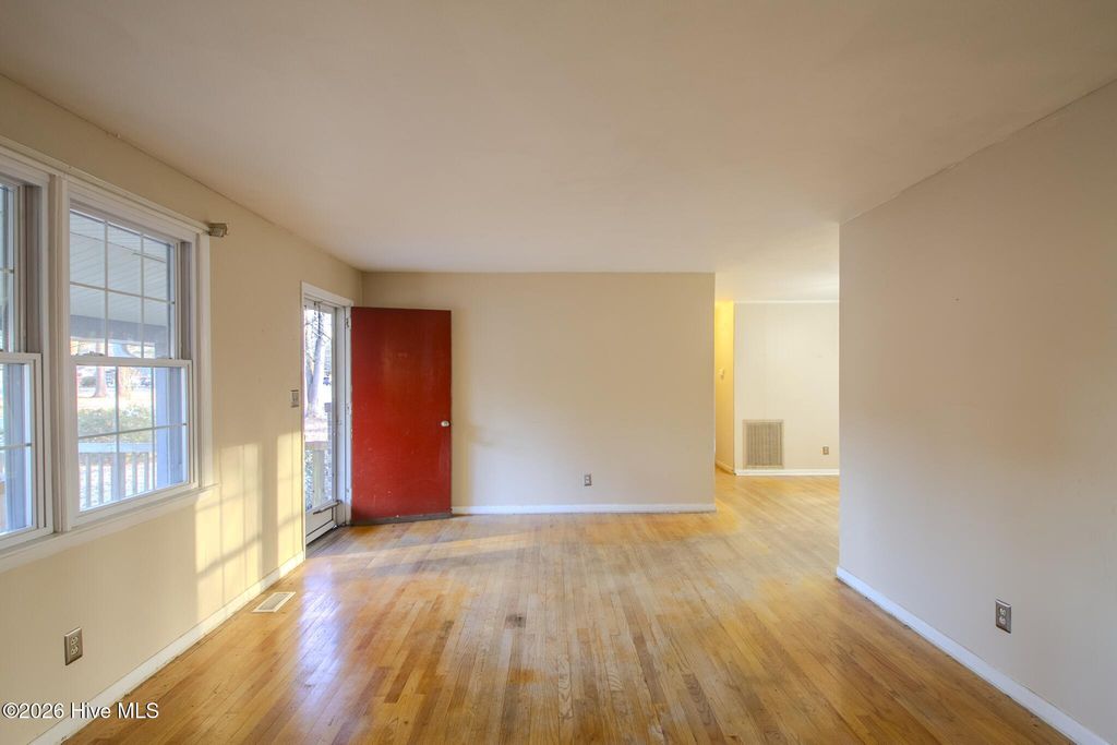 Photo of 2915 Northwoods Drive, Jacksonville, NC 28540 (MLS # 100552171)