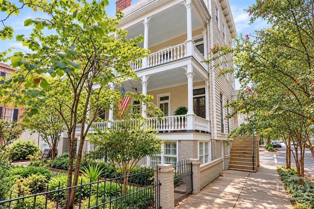 123 W Charlton Street 5