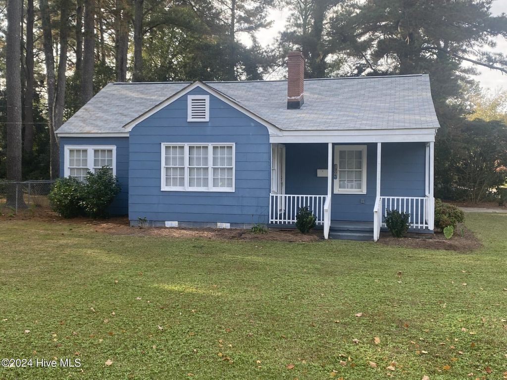 Photo of 1306 N Respess Street, Washington, NC 27889 (MLS # 100563718)
