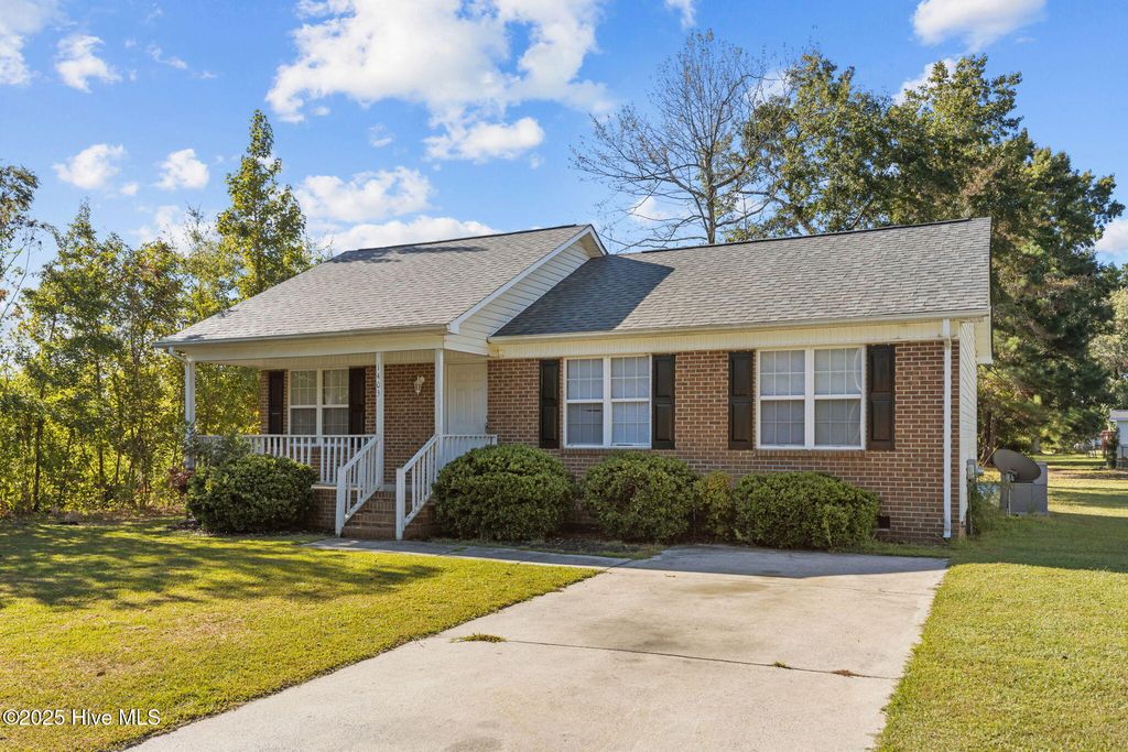 Photo of 1403 Lockwood Road, Kinston, NC 28501 (MLS # 100528712)
