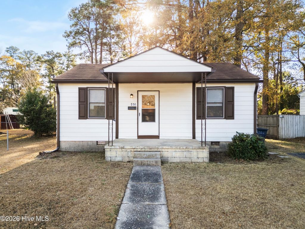 Photo of 514 New River Drive, Jacksonville, NC 28540 (MLS # 100547310)