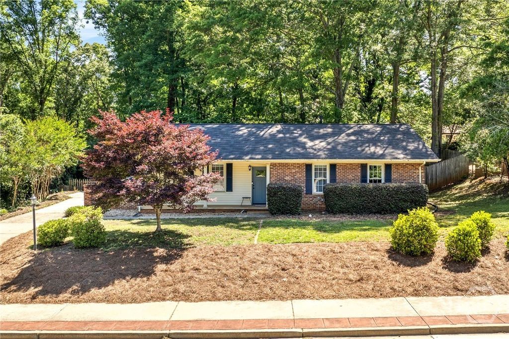 Photo of 1009 College Station Road, Athens, GA 30605 (MLS # CL355522)