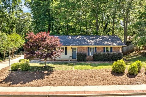 Photo of 1009 College Station Road, Athens, GA 30605 (MLS # CL355522)