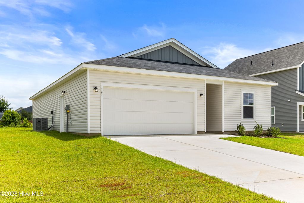 Photo of 609 S Squires Run Lane, Richlands, NC 28574 (MLS # 100532223)