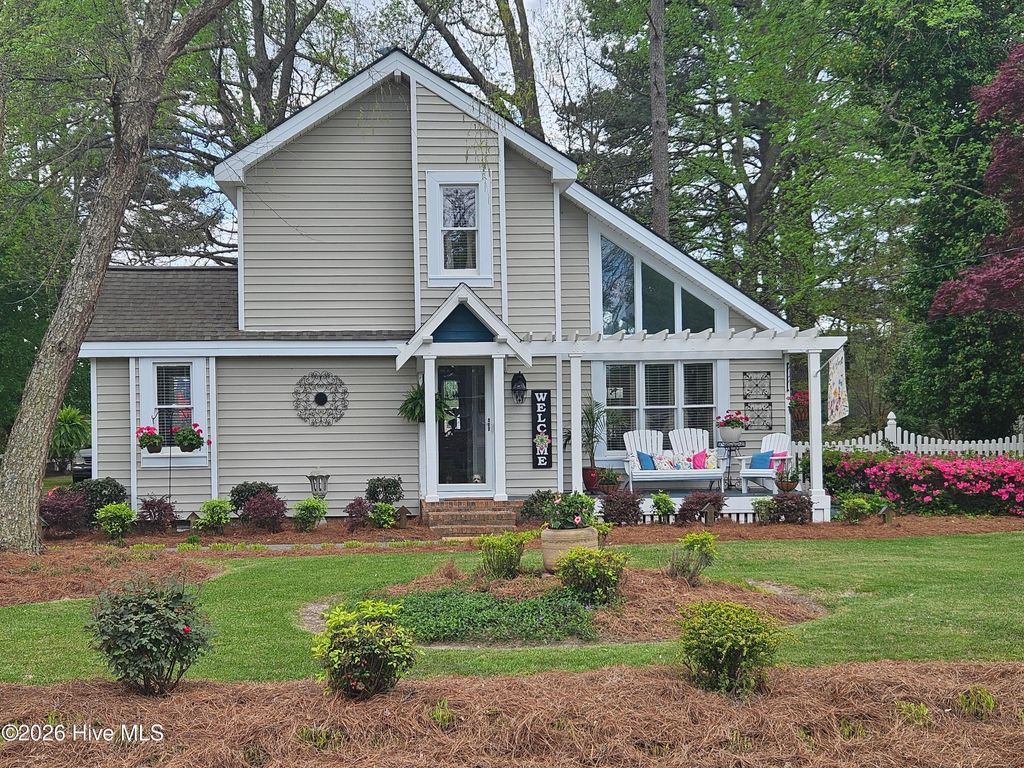 Photo of 113 Jefferson Street, Clinton, NC 28328 (MLS # 100565555)