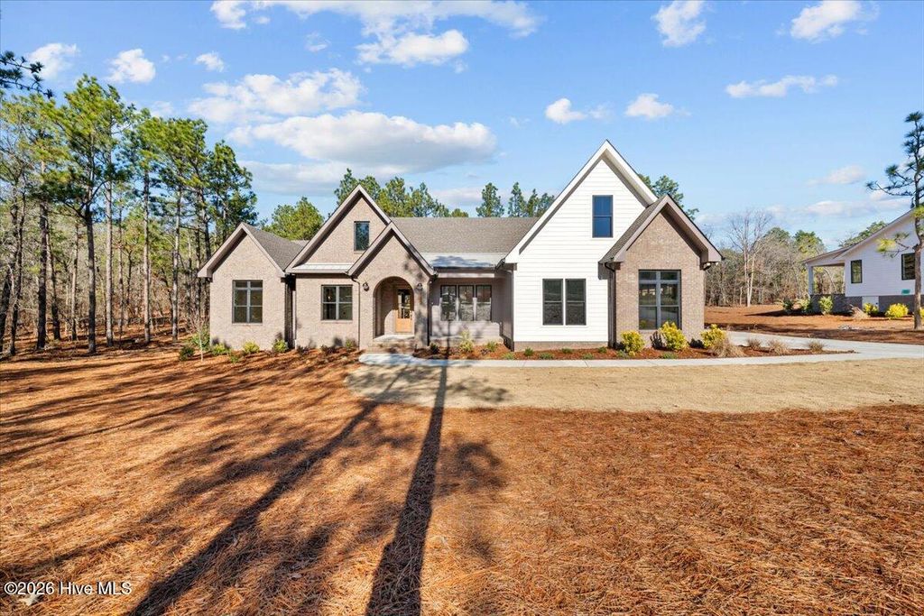 Photo of 170 Sugar Sand Lane, West End, NC 27376 (MLS # 100548270)
