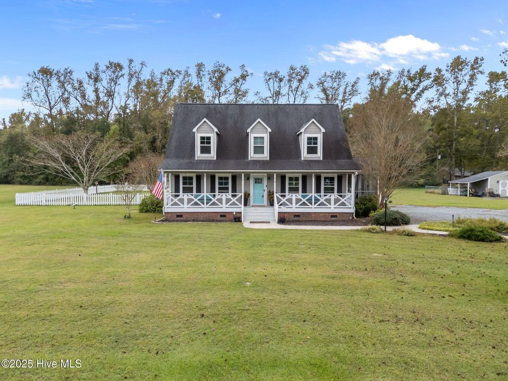 Photo of 74 S Hummingbird Lane, Rocky Point, NC 28457 (MLS # 100535279)