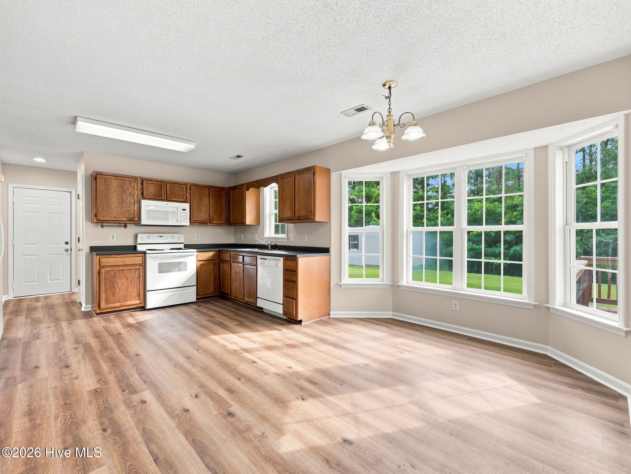 812 Commons Drive N