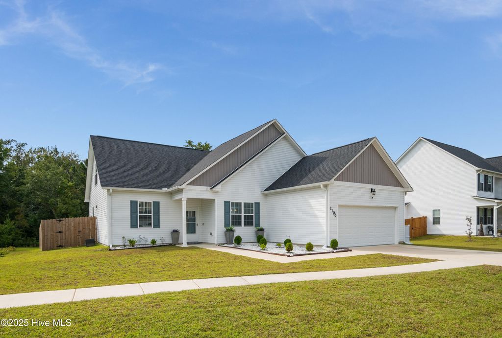 Photo of 1106 Carteret Manor Drive, Jacksonville, NC 28546 (MLS # 100527902)